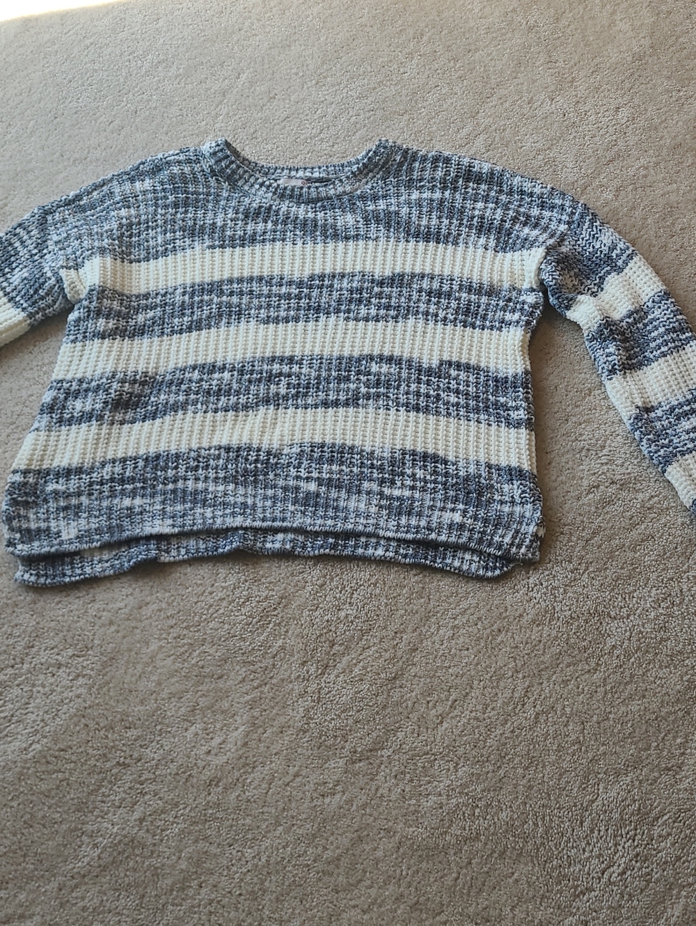 Cozy Striped Crewneck Sweater - Cream & Gray